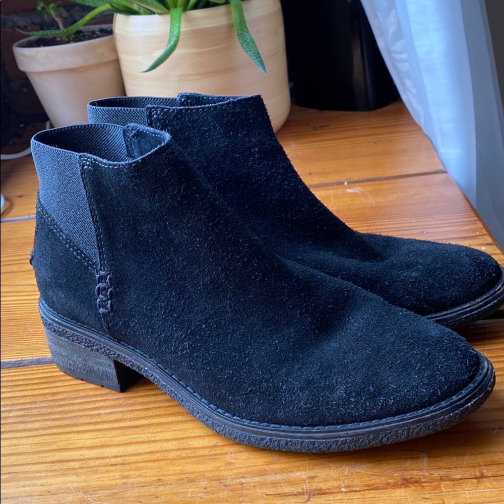 Sperry brushed leather boots